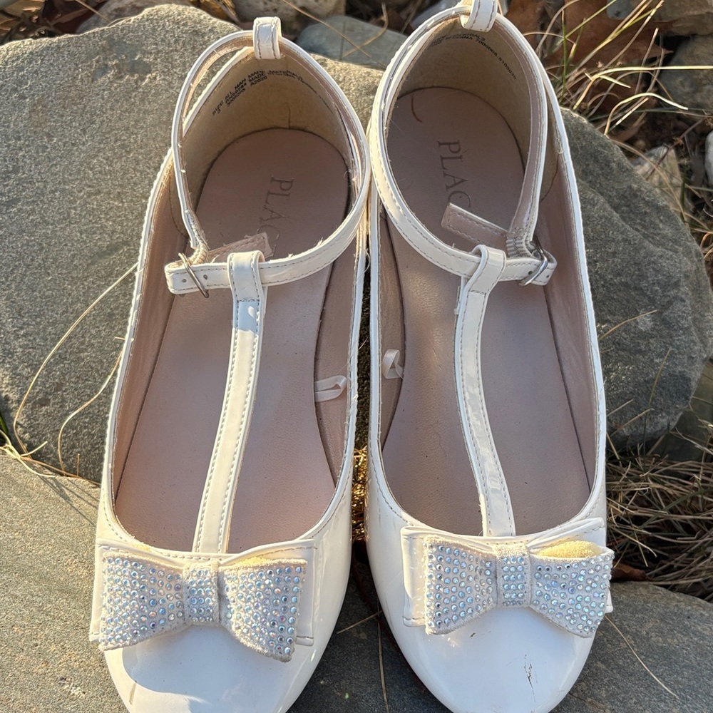 PLACE  Cream Kids Dress Shoes with Sparkling Bow